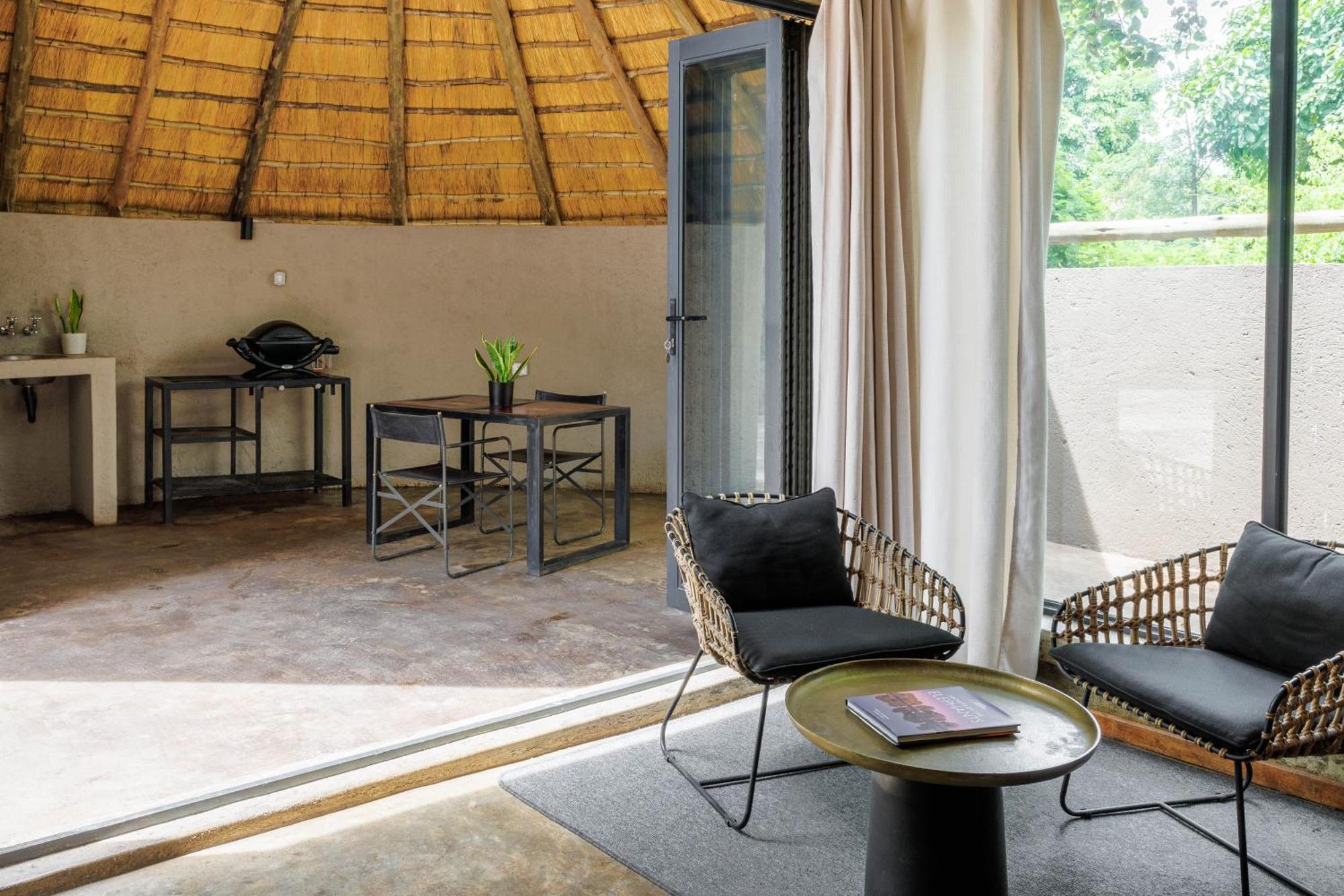 Chobe House Villa And Chalets คาซาเนอ ภายนอก รูปภาพ