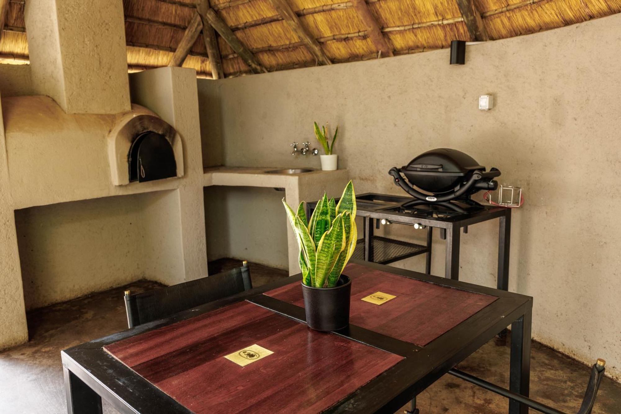 Chobe House Villa And Chalets คาซาเนอ ภายนอก รูปภาพ