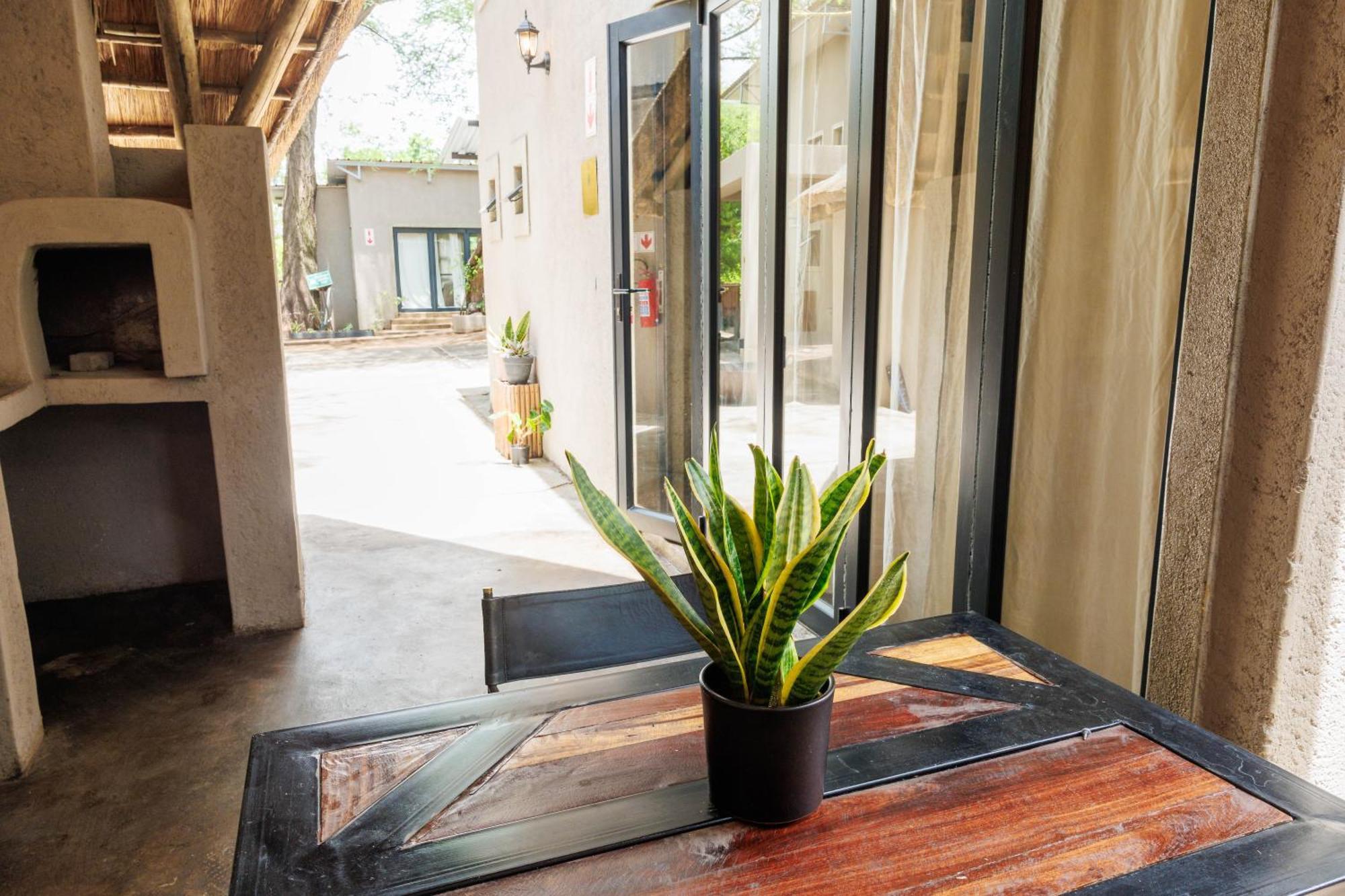 Chobe House Villa And Chalets คาซาเนอ ภายนอก รูปภาพ