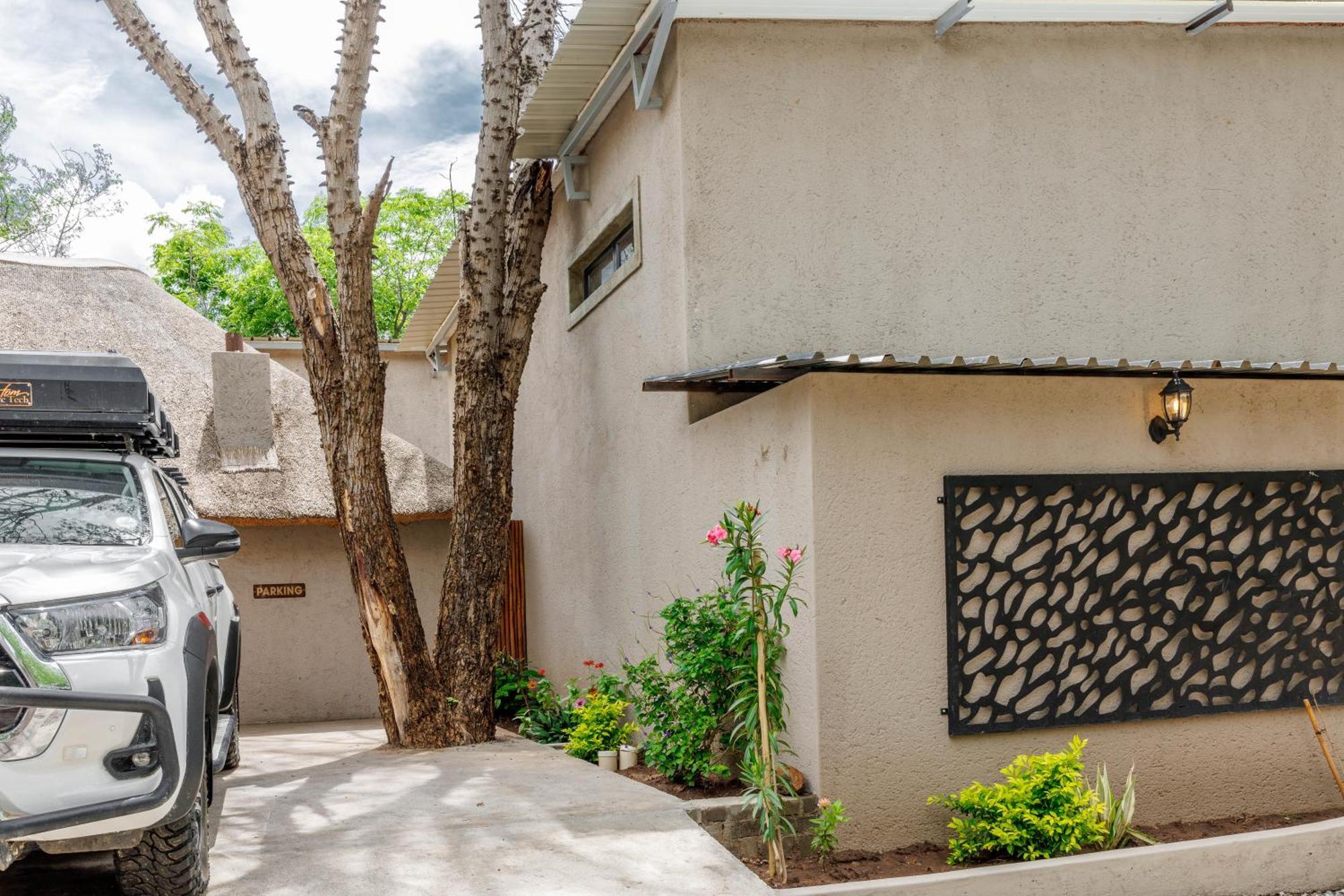 Chobe House Villa And Chalets คาซาเนอ ภายนอก รูปภาพ
